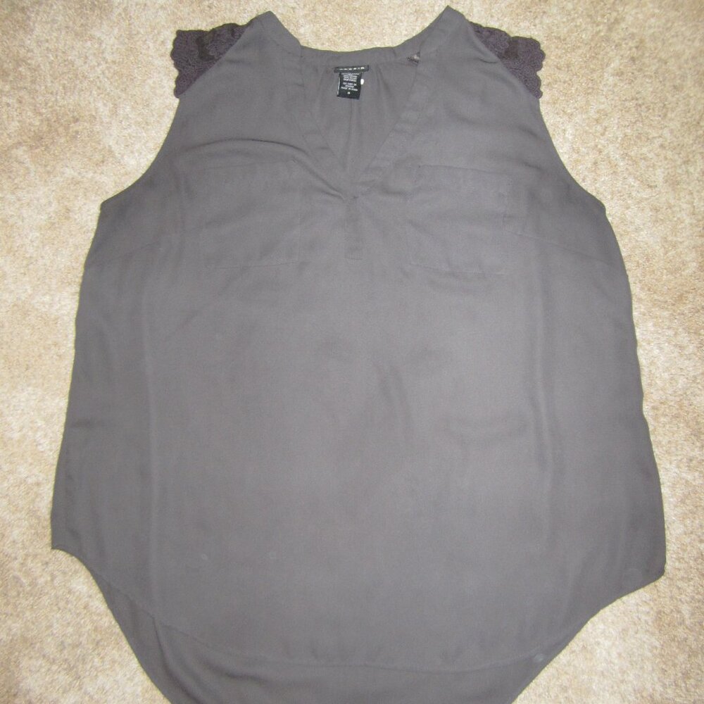 Torrid women's plus 0X gray blouse with lace shoulders